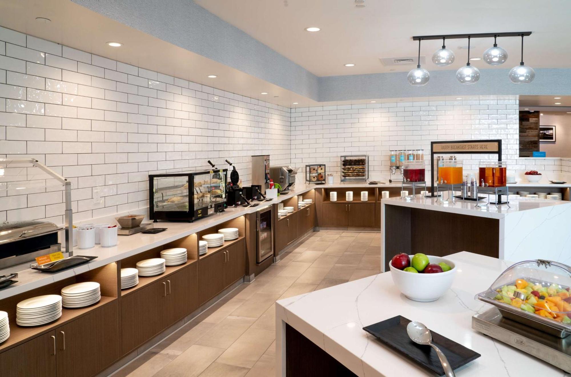 Hotel Home2 By Hilton March Air Force Base, Ca 3*